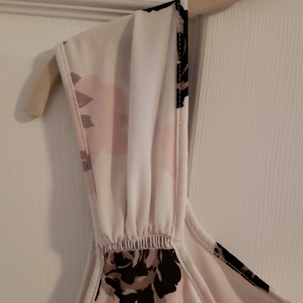 💟 Tank,flowing - Picture 3 of 5